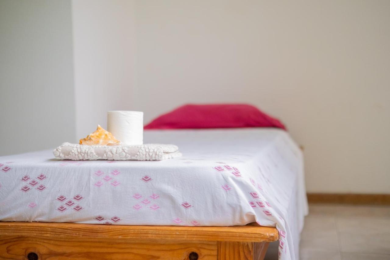 Simabo'S Backpackers' Hostel Мінделу Екстер'єр фото